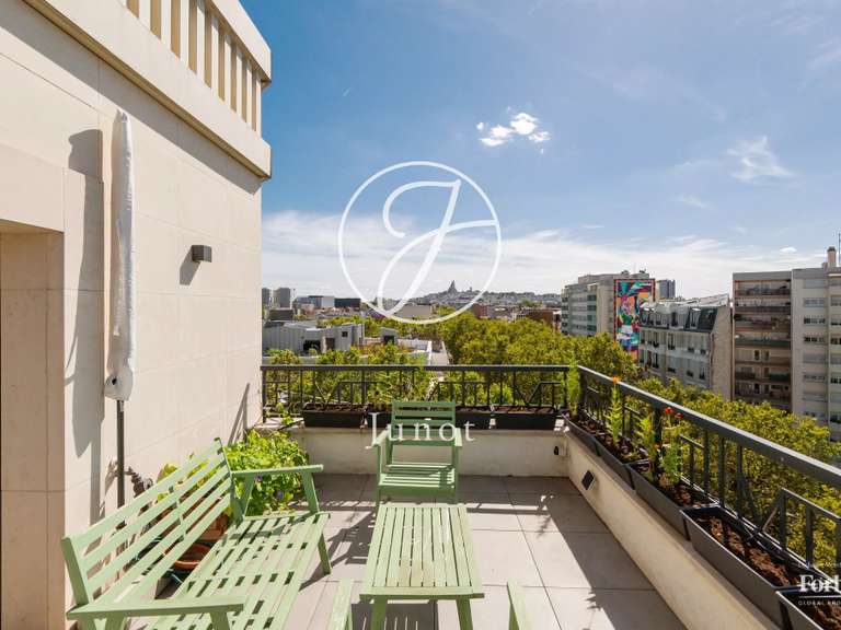 Appartement Paris 18e - 3 chambres - 122m²