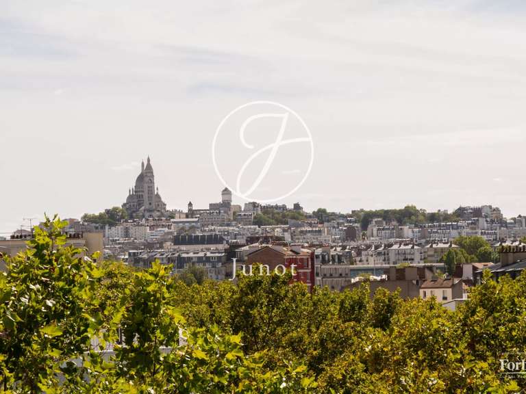 Appartement Paris 18e - 3 chambres - 122m²