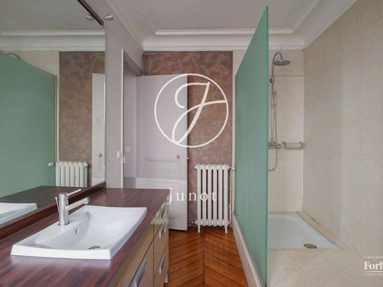 Appartement Paris 1er - 2 chambres - 109m²