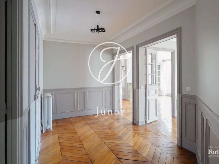 Appartement Paris 1er - 2 chambres - 109m²