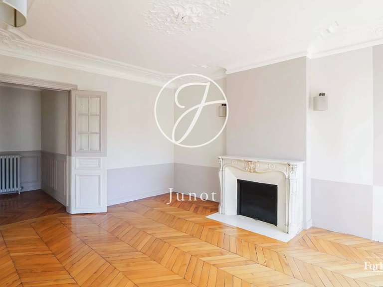 Appartement Paris 1er - 2 chambres - 109m²