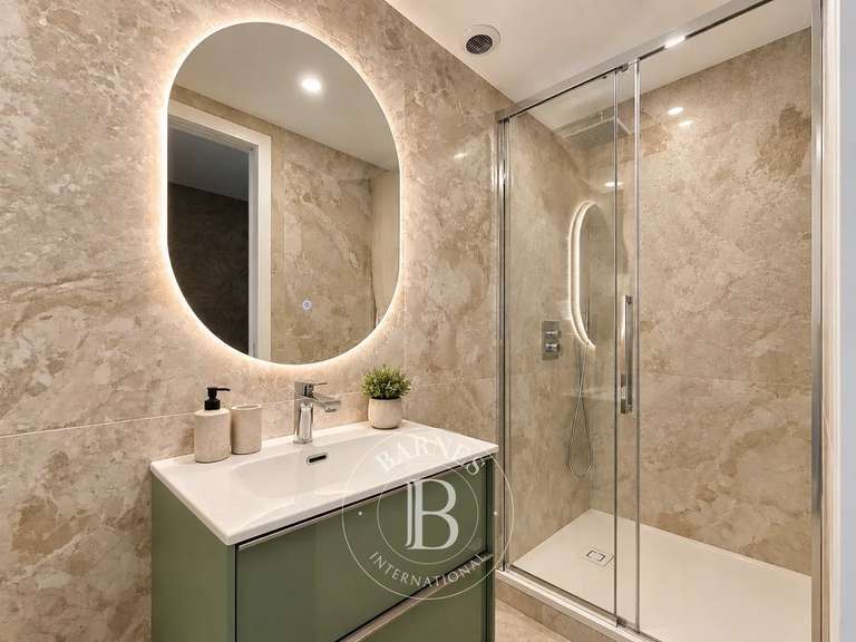 Maison Nogent-sur-Marne - 6 chambres - 280m²
