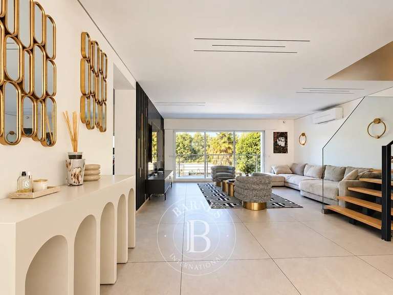Maison Nogent-sur-Marne - 6 chambres - 280m²