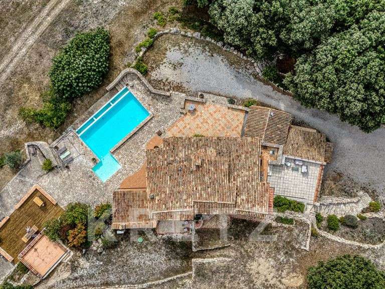 Maison Pierrevert - 5 chambres - 318m²
