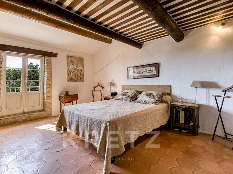 Maison Pierrevert - 5 chambres - 318m²