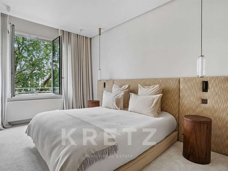 Apartment Paris 16e - 3 bedrooms - 170m²