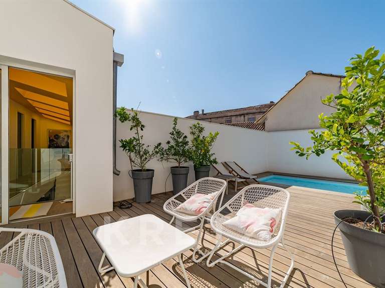 Maison Nîmes - 6 chambres - 330m²
