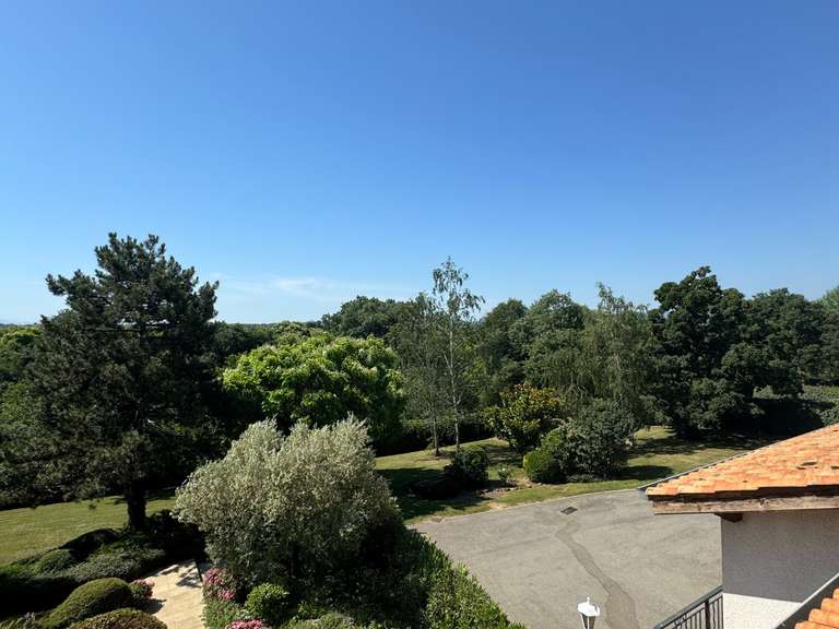 House Granges-les-Beaumont - 4 bedrooms - 190m²