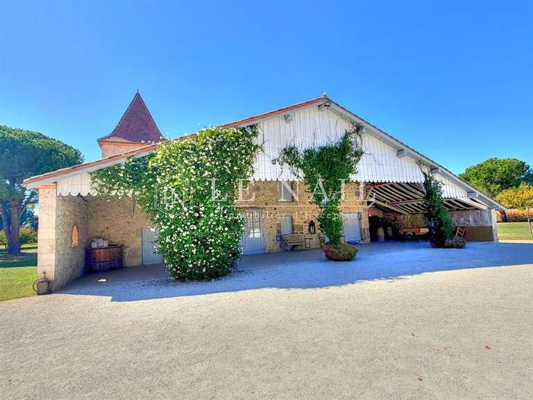 Propriété Nérac - 14 chambres - 686m²