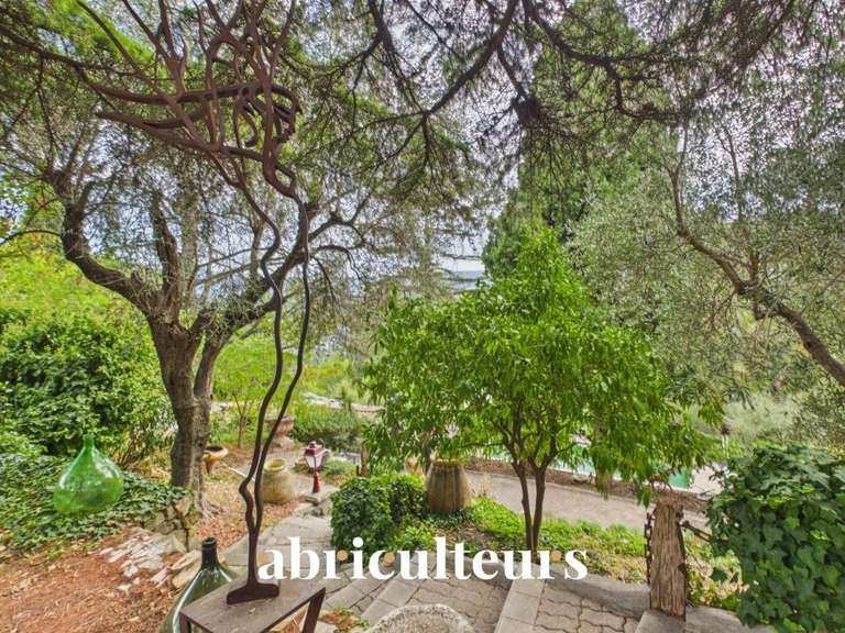 House Cantaron - 5 bedrooms - 223m²