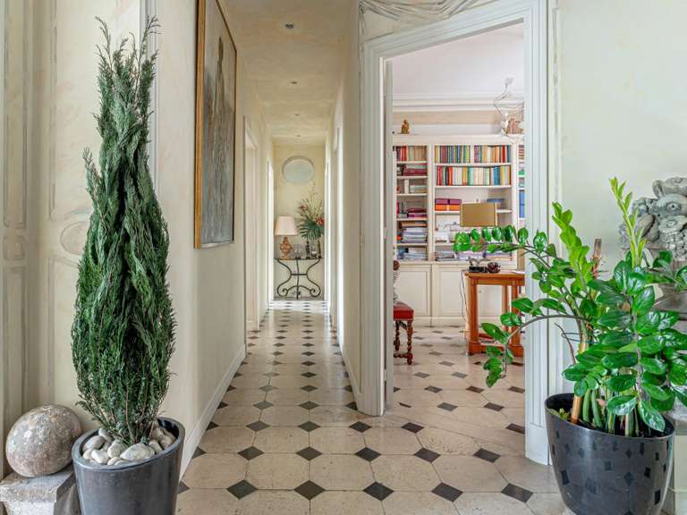 Appartement Paris 6e - 4 chambres - 238m²