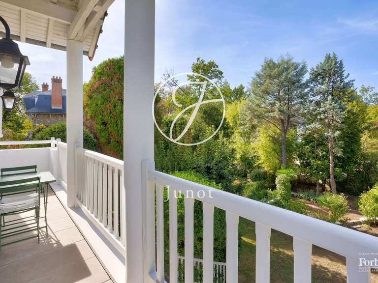 Maison Le Vésinet - 4 chambres - 297m²