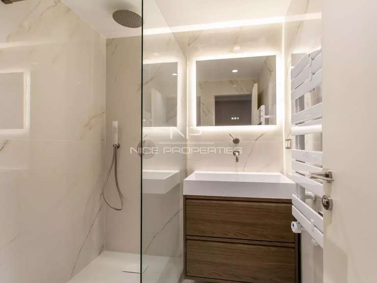 Apartment Juan-les-pins - 2 bedrooms - 81m²