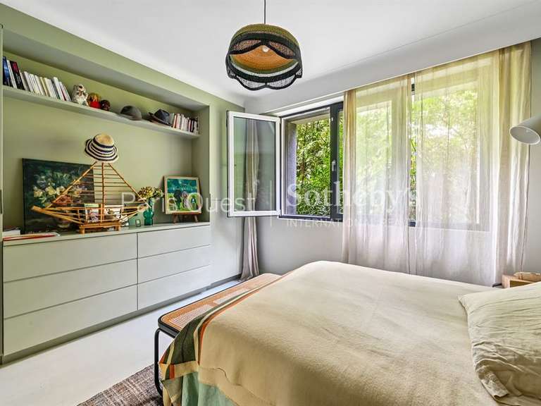 Appartement Paris 16e - 2 chambres - 81m²