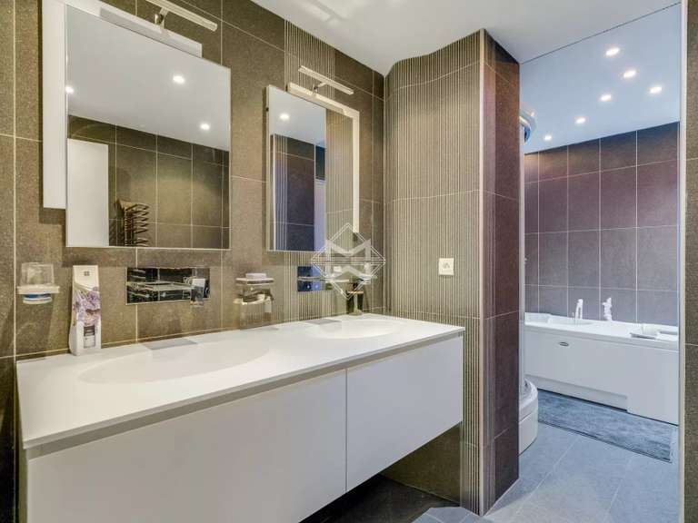 Villa Bormes-les-Mimosas - 5 chambres - 250m²