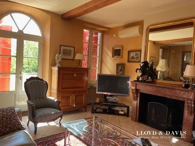 Maison Colayrac-Saint-Cirq - 5 chambres - 330m²