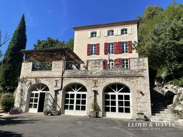 Maison Colayrac-Saint-Cirq - 5 chambres - 330m²
