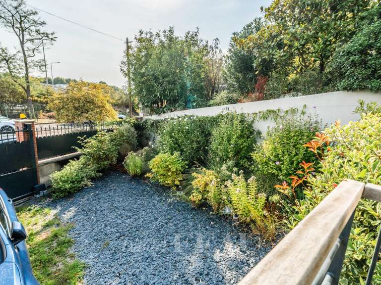 Maison Courbevoie - 3 chambres - 131m²