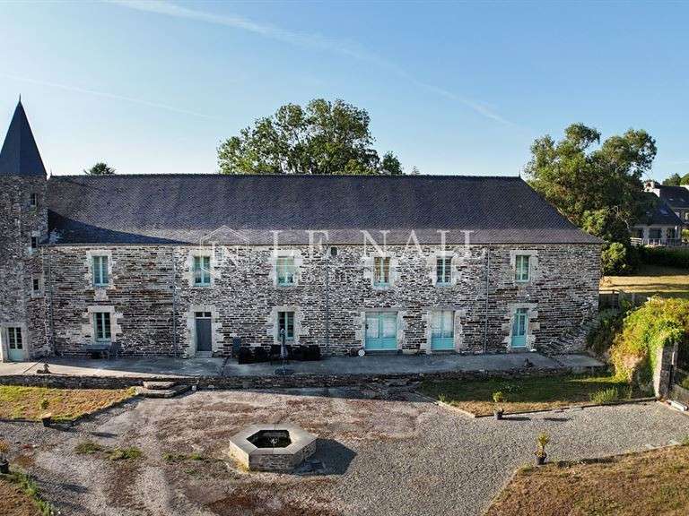 Manoir Carhaix-Plouguer - 10 chambres - 525m²