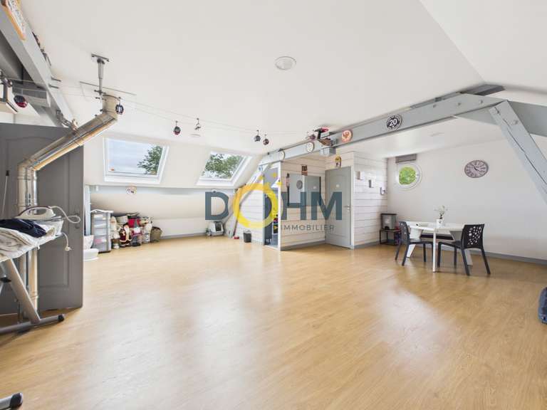 Maison Faverges-de-la-Tour - 9 chambres - 270m²
