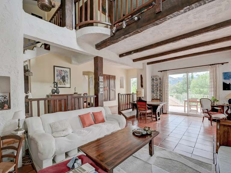 Maison Aubagne - 4 chambres - 210m²