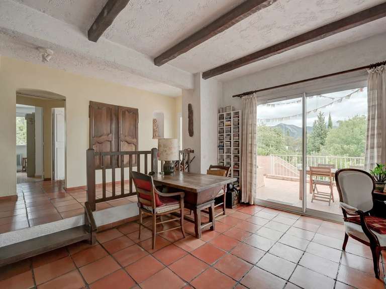 Maison Aubagne - 4 chambres - 210m²