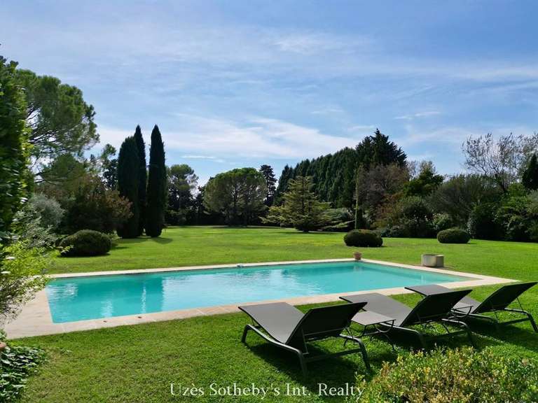 Maison Rochefort-du-Gard - 6 chambres - 410m²