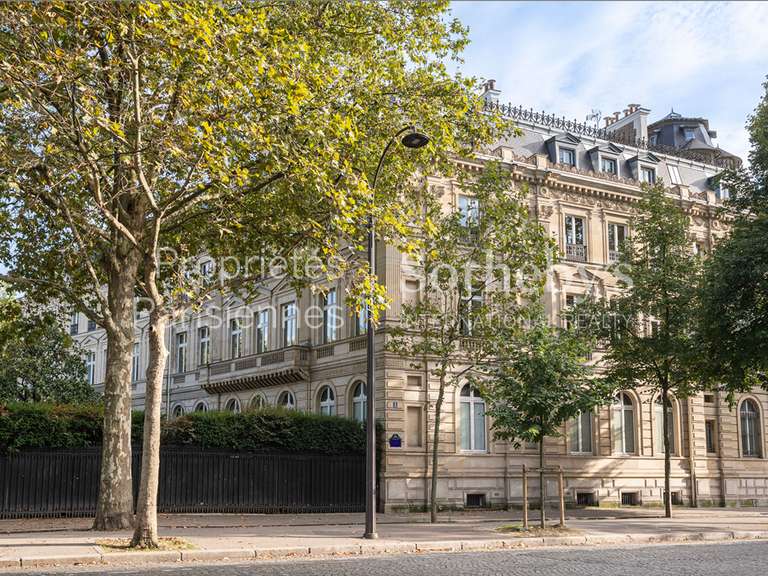 Appartement Paris 16e - 2 chambres - 150m²