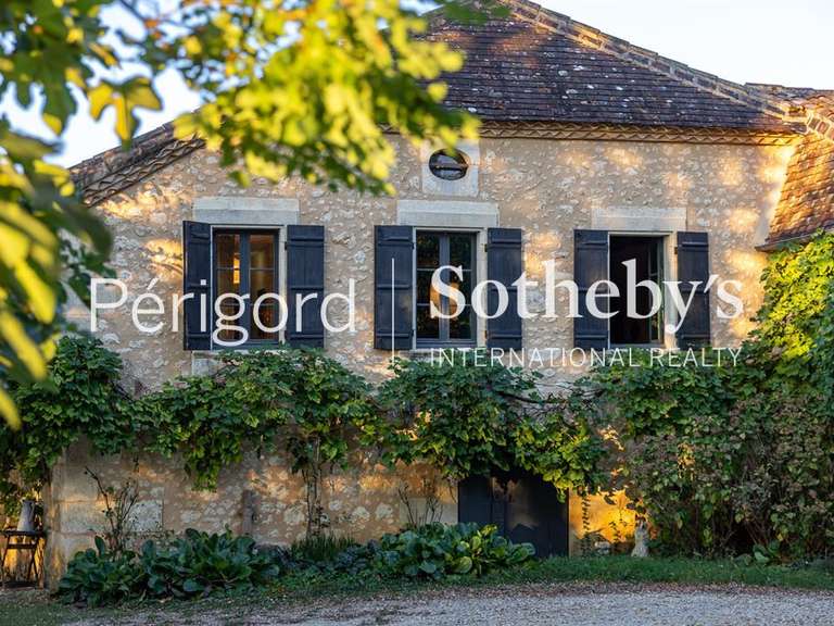Maison Vergt - 7 chambres - 473m²