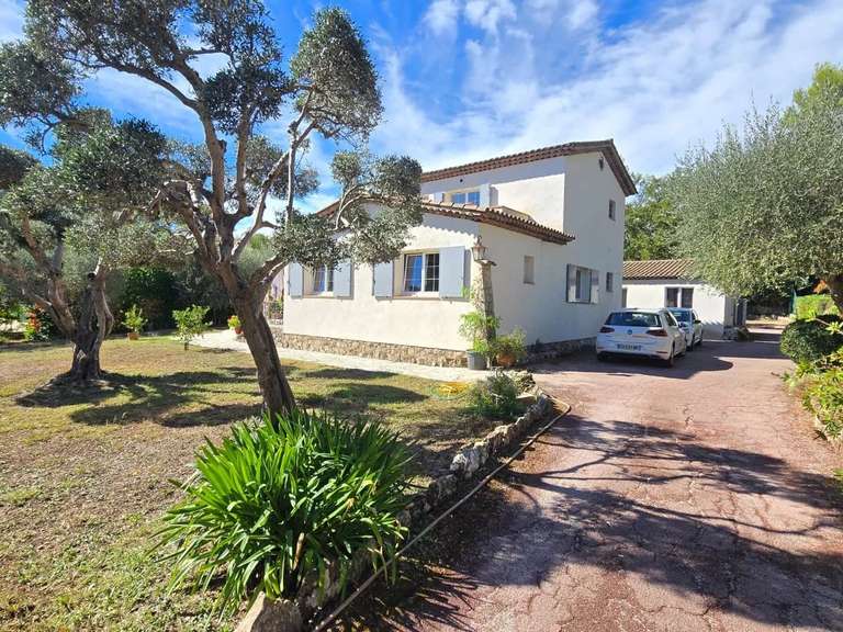 Maison Mouans-Sartoux - 4 chambres - 135m²