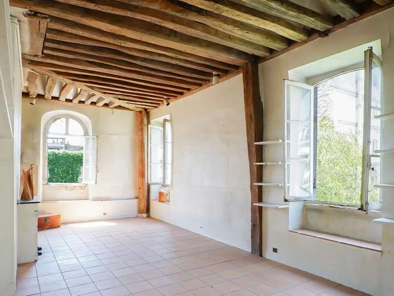 Appartement Paris 3e - 1 chambre - 101m²