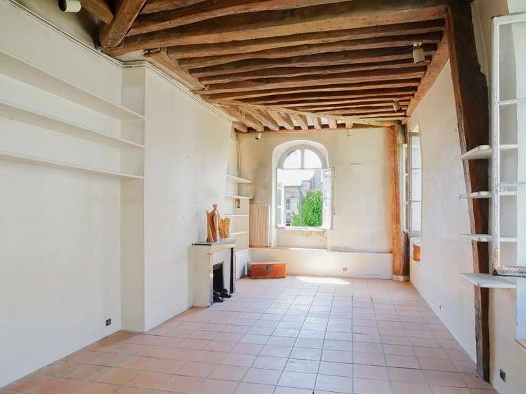 Appartement Paris 3e - 1 chambre - 101m²