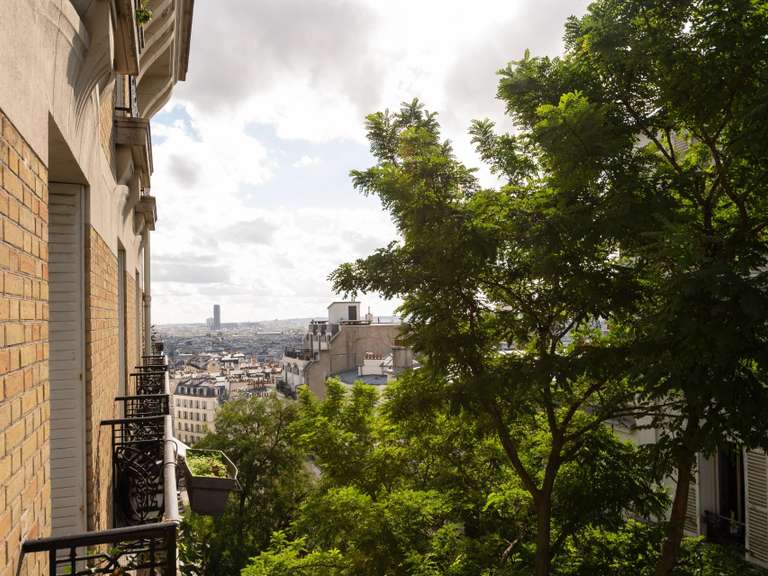 Appartement Paris 18e - 3 chambres - 110m²