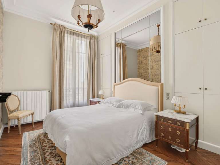 Appartement Paris 16e - 3 chambres - 200m²