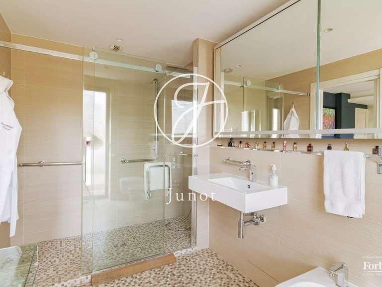 Maison Levallois-Perret - 3 chambres - 665m²