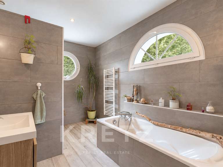 House Saint-Médard-en-Jalles - 5 bedrooms - 203m²