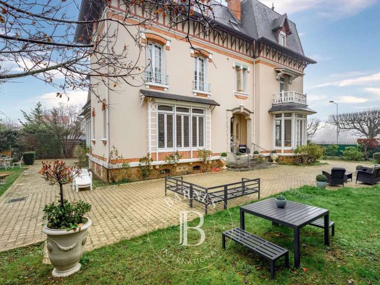 Maison Ablon-sur-Seine - 5 chambres - 568m²
