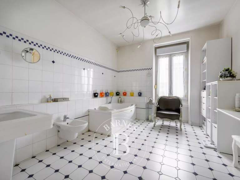 Maison Ablon-sur-Seine - 5 chambres - 568m²