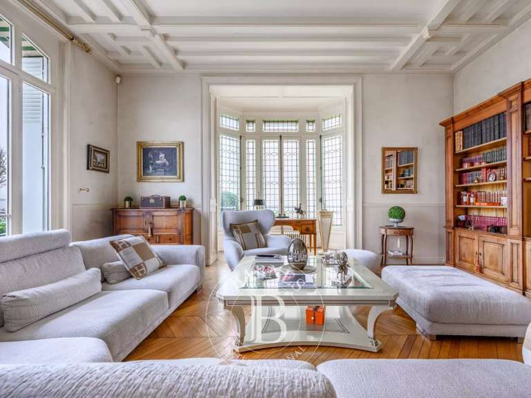 Maison Ablon-sur-Seine - 5 chambres - 568m²