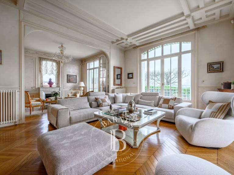Maison Ablon-sur-Seine - 5 chambres - 568m²