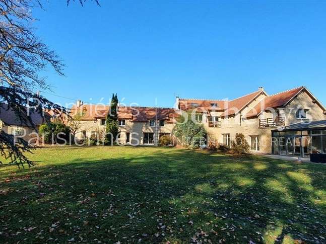 Propriété Adainville - 765m²