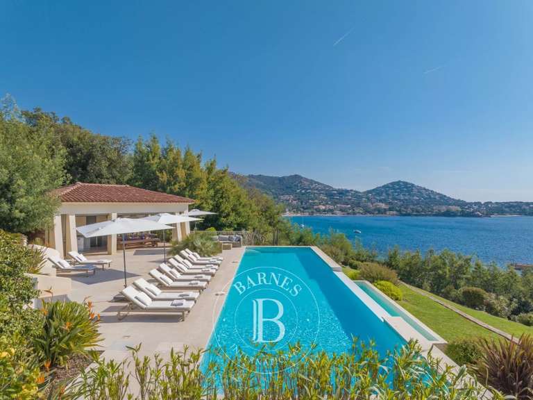 Villa agay - 5 bedrooms - 371m²