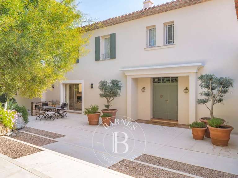 Villa agay - 5 bedrooms - 371m²