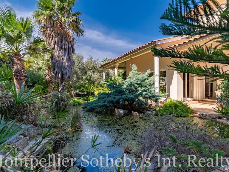Maison Agde - 6 chambres - 310m²