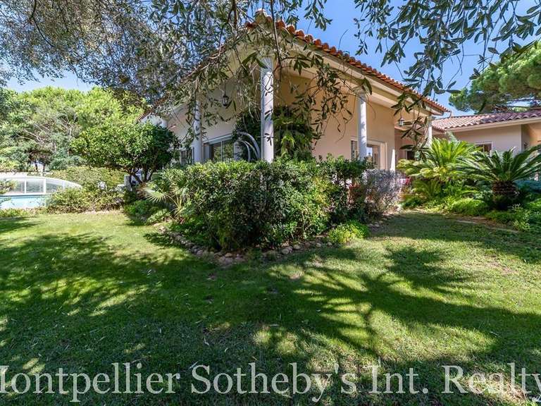 Maison Agde - 6 chambres - 310m²