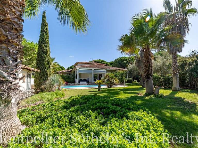 Maison Agde - 6 chambres - 310m²