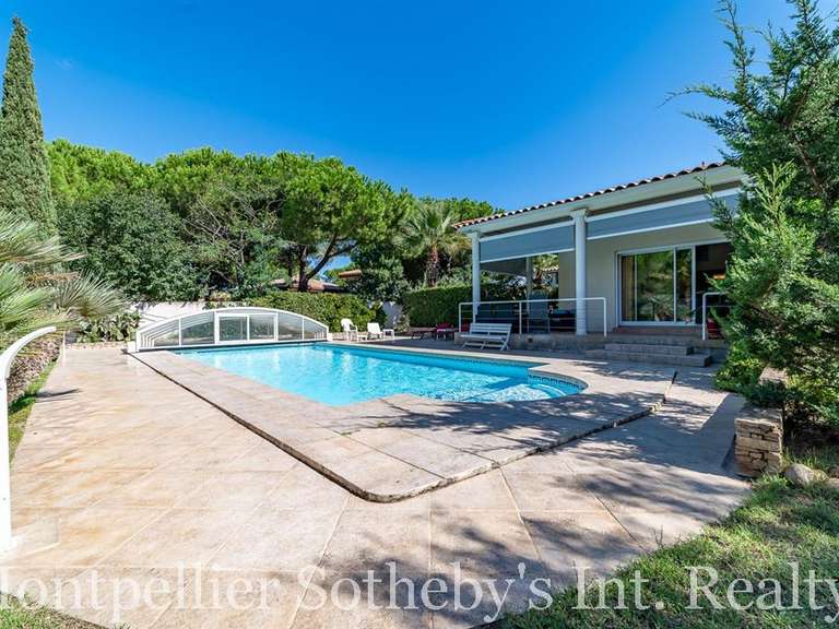 Maison Agde - 6 chambres - 310m²