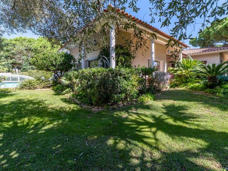 Maison Agde - 6 chambres - 310m²