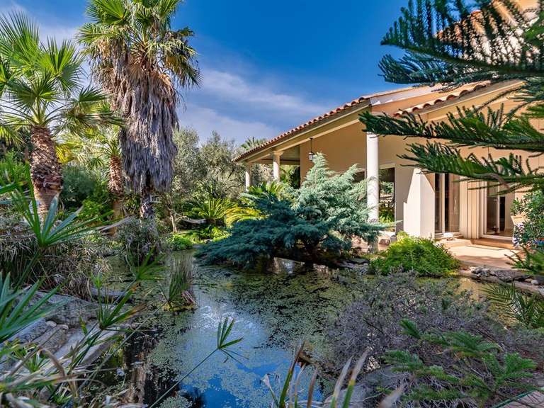 Maison Agde - 6 chambres - 310m²