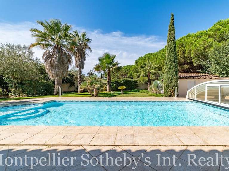 Maison Agde - 6 chambres - 310m²